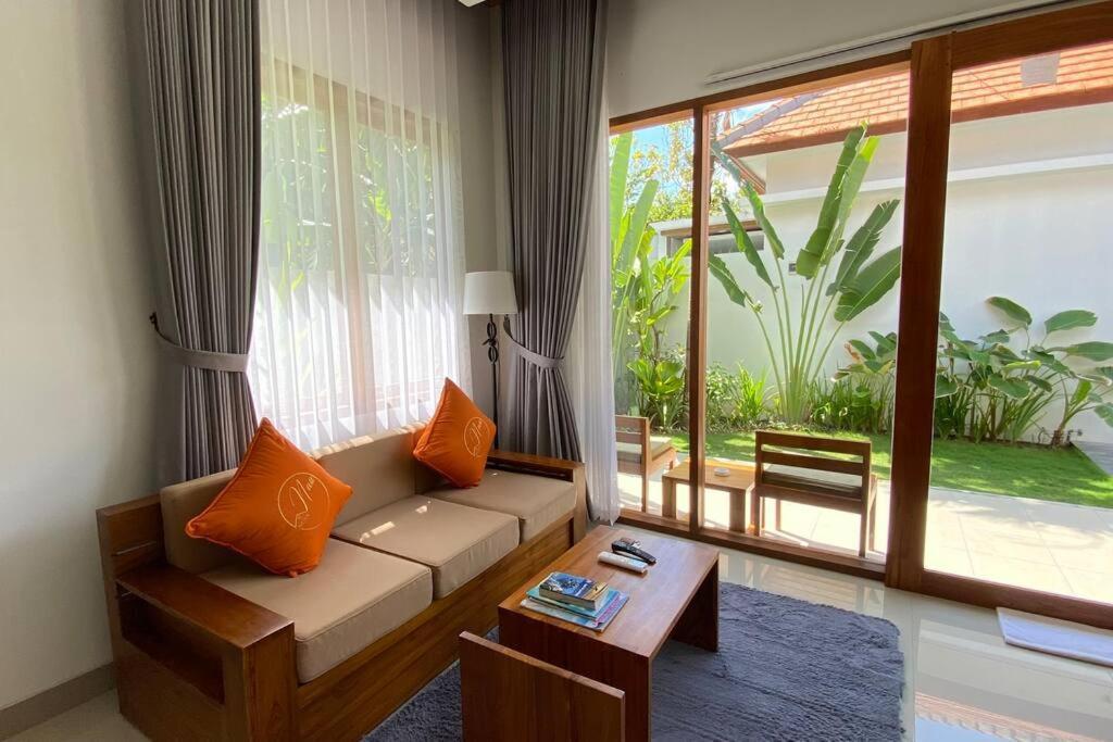 Nau Nusa Villa Batununggul Exteriér fotografie